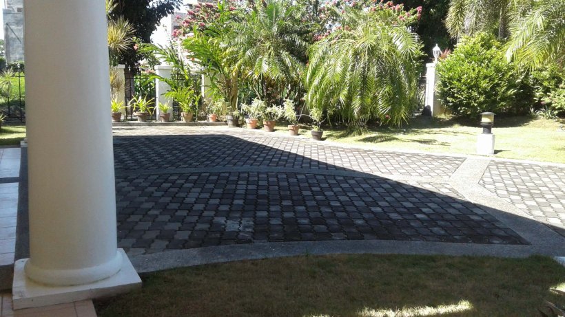 9 Front Garden - Puerto Real House for Sale Iloilo (2)